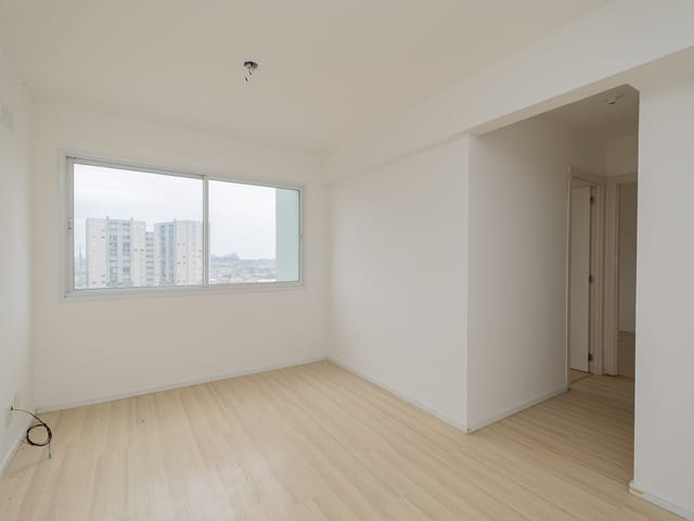 Apartamento 2 quartos e 1 banheiro, à venda ou para alugar, no bairro Areal em Pelotas