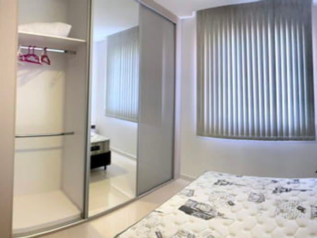 Apartamento com 200m², para alugar, no bairro Meia Praia em Itapema