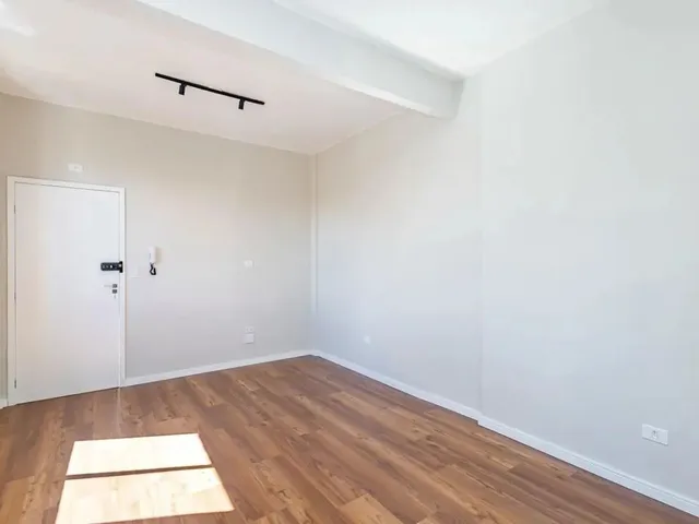 Apartamento 1 quarto e 1 banheiro, à venda, no bairro Centro em Curitiba