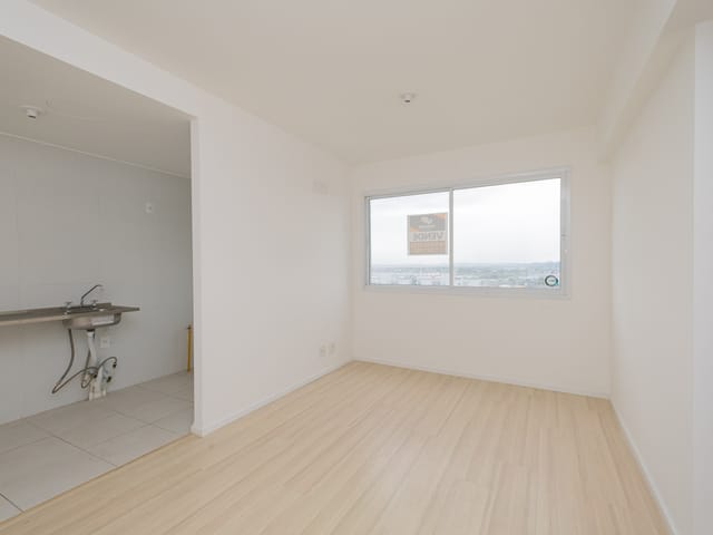 Apartamento 2 quartos e 1 banheiro, à venda ou para alugar, no bairro Areal em Pelotas