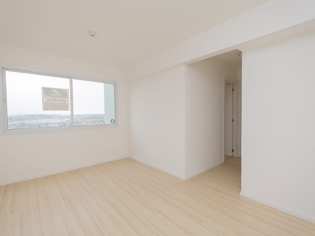 Apartamento 2 quartos e 1 banheiro, à venda ou para alugar, no bairro Areal em Pelotas