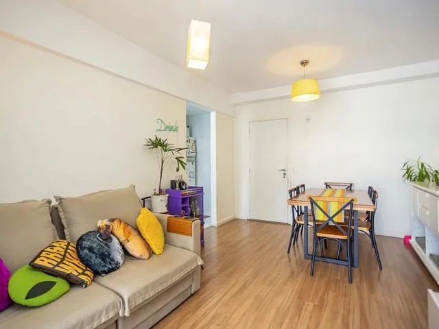 Apartamento 2 quartos e 2 banheiros, à venda, no bairro Bigorrilho em Curitiba