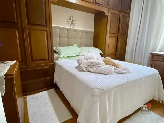 Apartamento 2 quartos e 1 banheiro, à venda, no bairro Mosela em Petrópolis