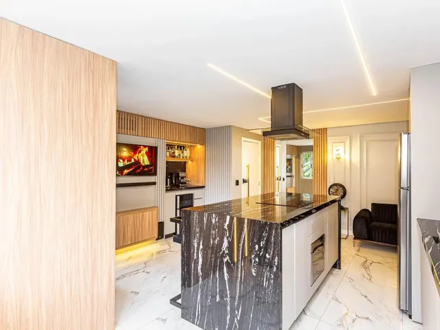 Apartamento 3 quartos e 2 banheiros, à venda, no bairro Vista Alegre em Curitiba
