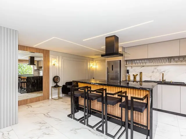 Apartamento 3 quartos e 2 banheiros, à venda, no bairro Vista Alegre em Curitiba