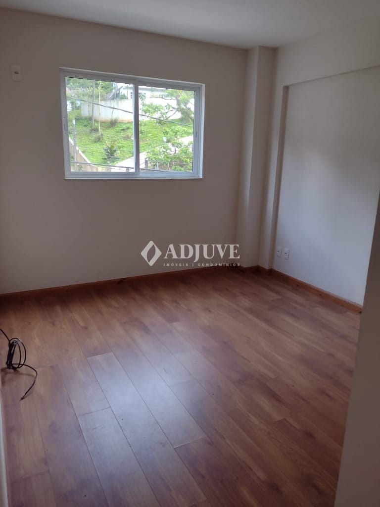 Apartamento à venda com 2 quartos, 10m² - Foto 2