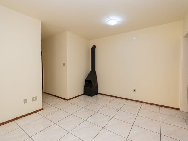 Apartamento 3 quartos e 2 banheiros, à venda ou para alugar, no bairro Centro em Pelotas