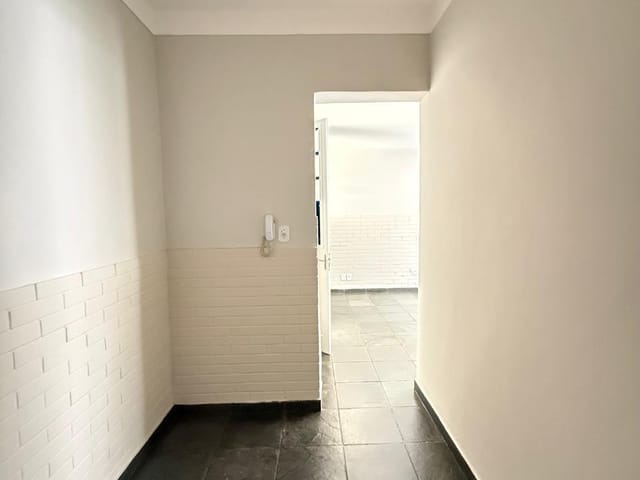 Apartamento 1 quarto e 1 banheiro, para alugar, no bairro Mosela em Petrópolis