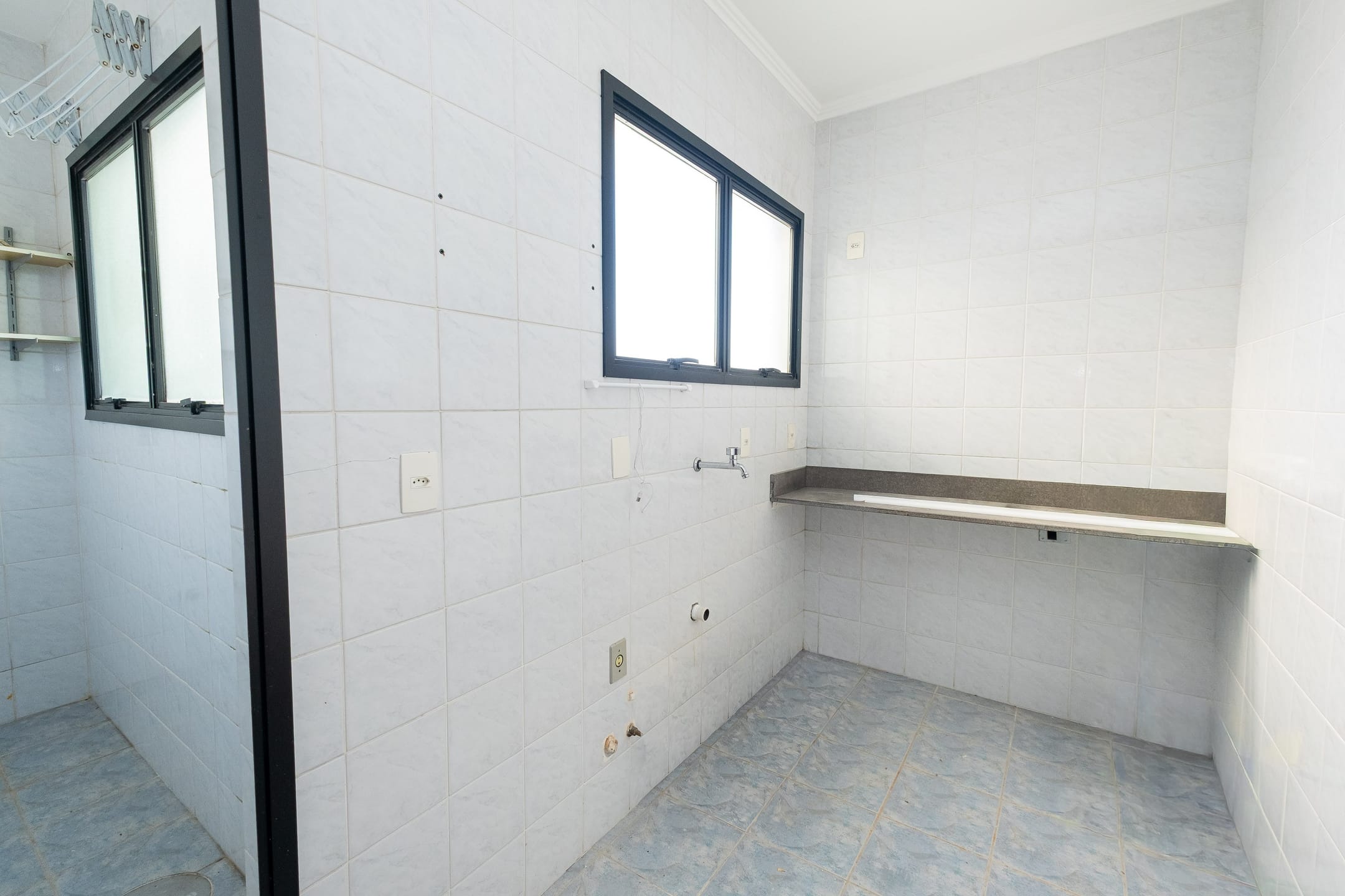 Apartamento para locação no Centro de Pelotas, com dois quartos aconchegantes, vaga de garagem privativa e excelente infraestrutura ao redor 3