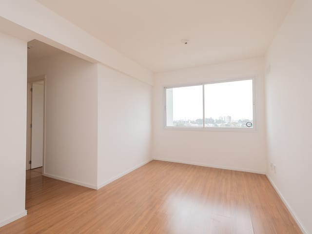 Apartamento 2 quartos e 1 banheiro, à venda ou para alugar, no bairro Areal em Pelotas
