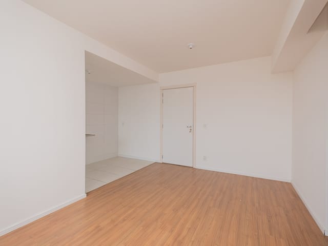 Apartamento 2 quartos e 1 banheiro, à venda ou para alugar, no bairro Areal em Pelotas