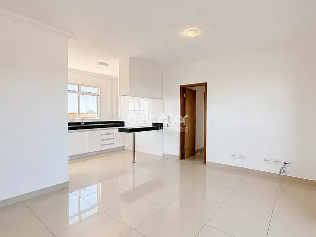Apartamento com 138m² 3 quartos e 2 banheiros, para alugar, no bairro Planalto em Belo Horizonte
