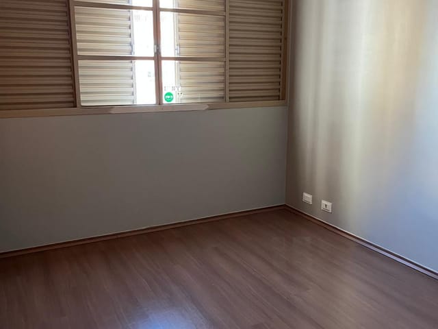 Apartamento com 152m² 3 quartos e 2 banheiros, para alugar, no bairro Centro em Londrina
