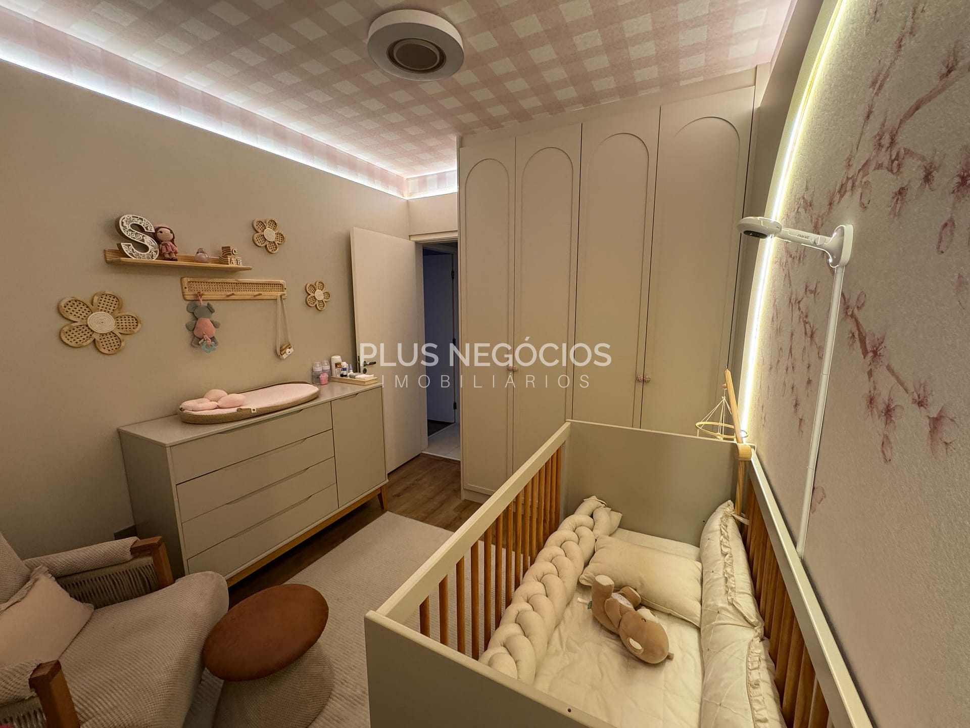 Apartamento à venda com 3 quartos, 98m² - Foto 23