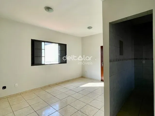 Apartamento com 90m² 3 quartos e 2 banheiros, para alugar, no bairro Paquetá em Belo Horizonte