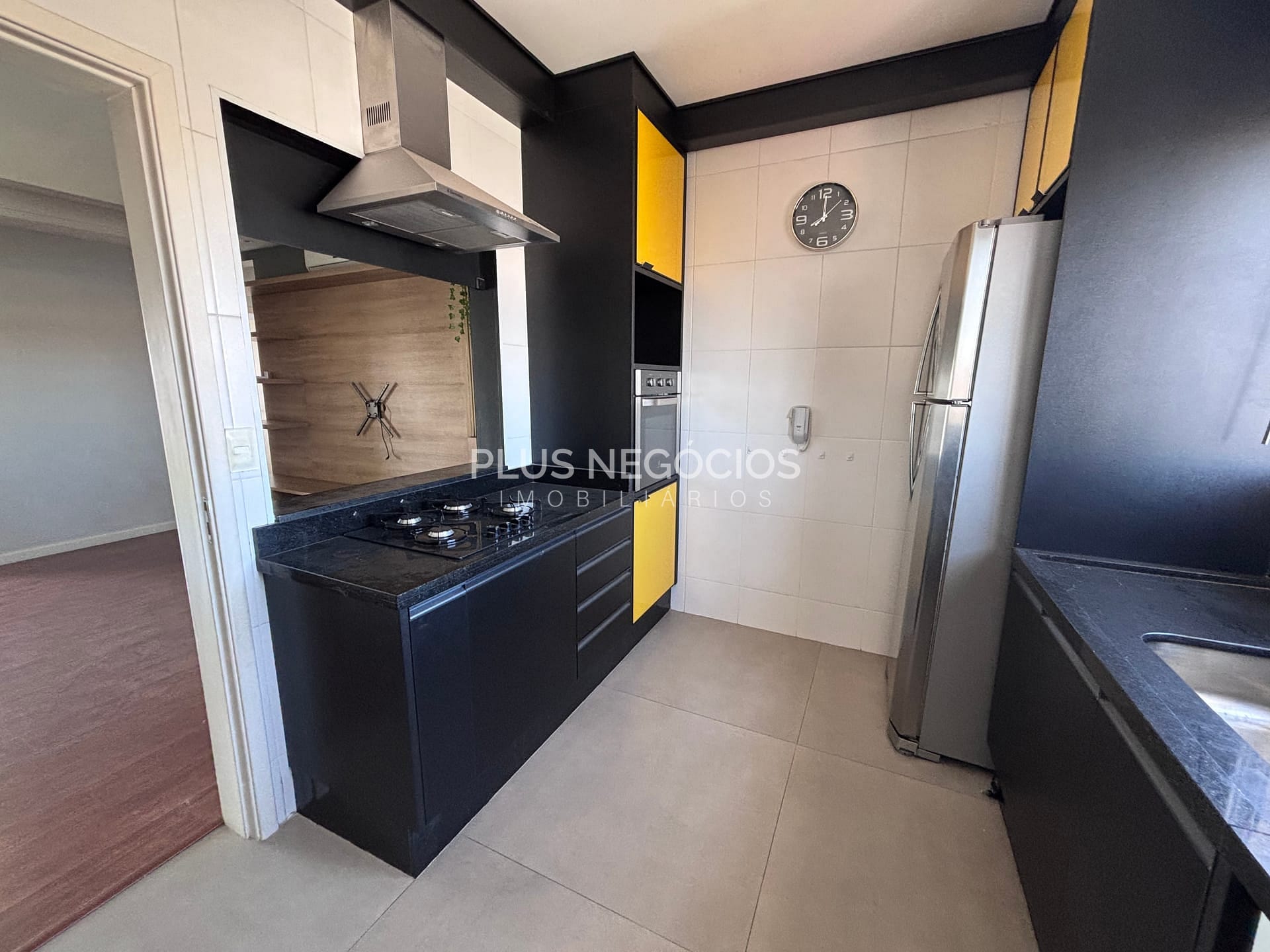 Apartamento à venda com 3 quartos, 102m² - Foto 2