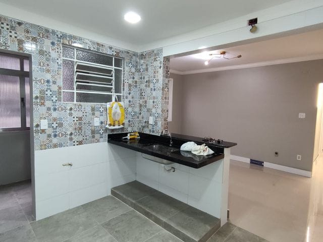 Apartamento com 70m² 2 quartos e 1 banheiro, à venda, no bairro Embaré em Santos