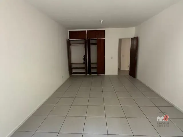 Apartamento 1 quarto e 1 banheiro, para alugar, no bairro Centro em Petrópolis