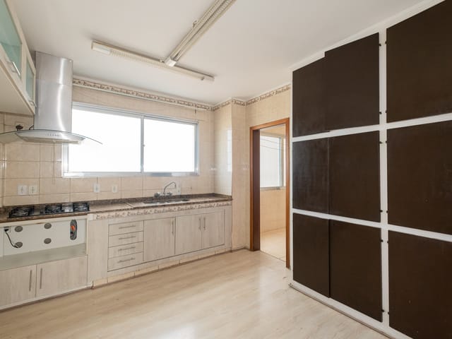 Apartamento 3 quartos e 3 banheiros, à venda ou para alugar, no bairro Centro em Pelotas