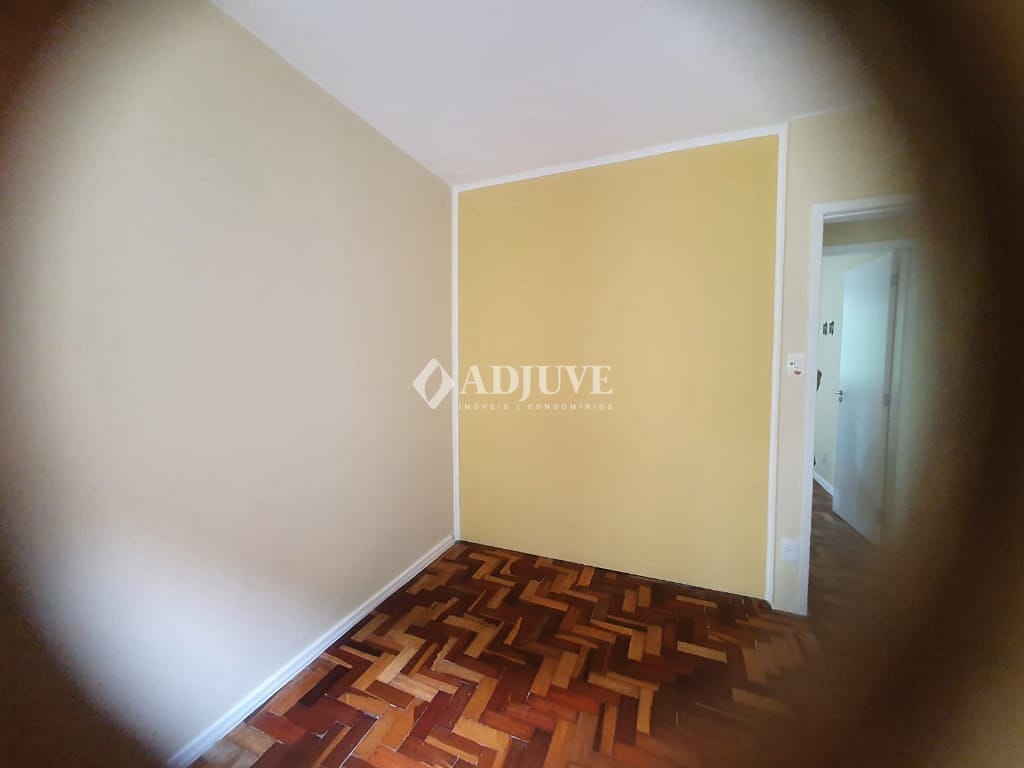 Apartamento à venda com 2 quartos, 64m² - Foto 3