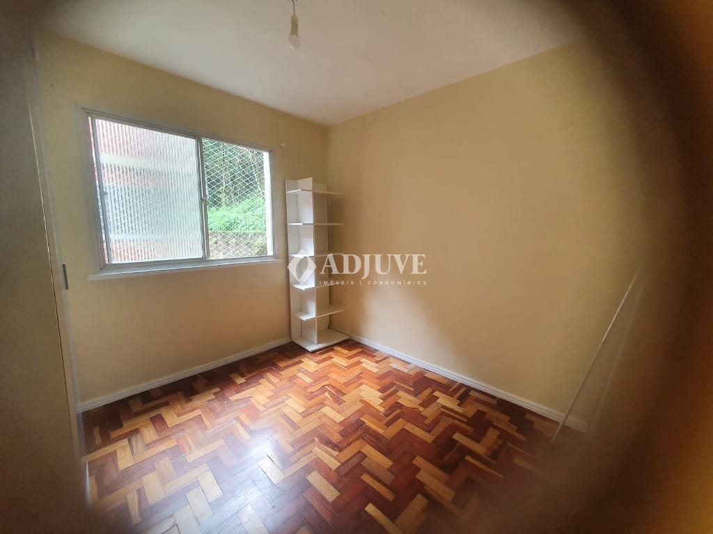 Apartamento à venda com 2 quartos, 64m² - Foto 4
