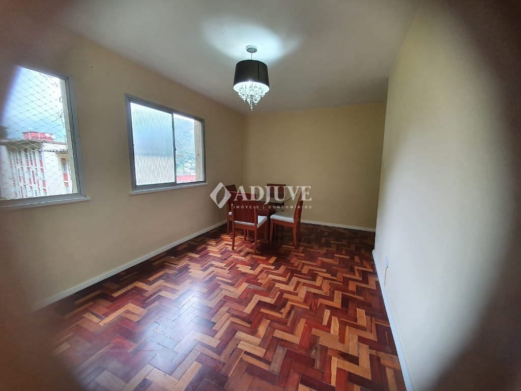 Apartamento à venda com 2 quartos, 64m² - Foto 2