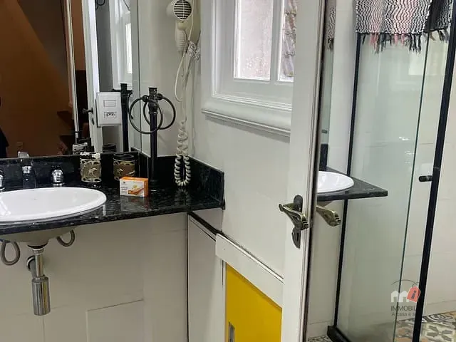 Apartamento 1 quarto e 1 banheiro, para alugar, no bairro Quitandinha em Petrópolis