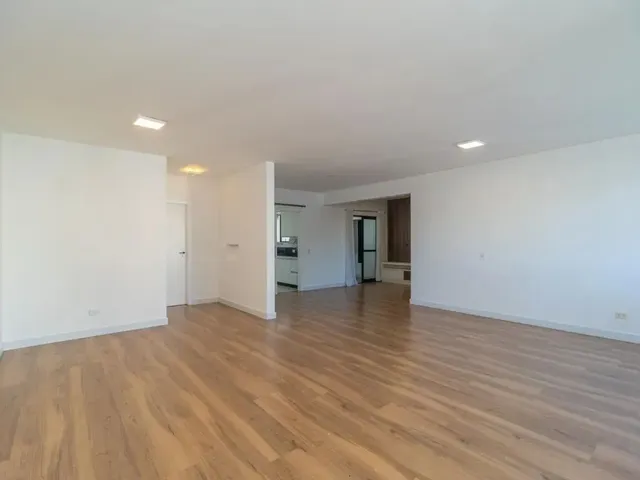 Apartamento 4 quartos e 4 banheiros, para alugar, no bairro Bigorrilho em Curitiba