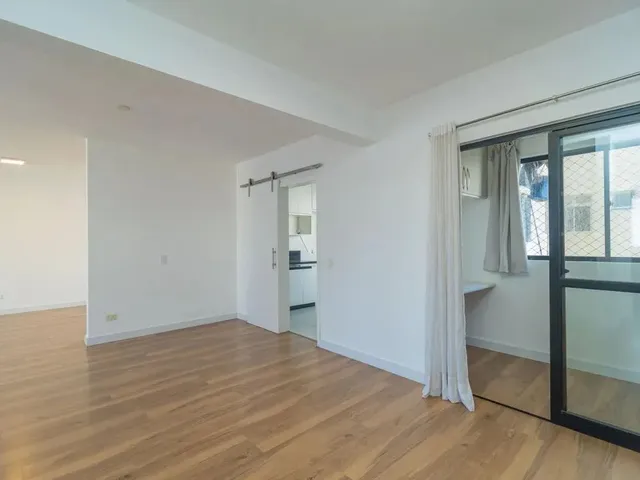 Apartamento 4 quartos e 4 banheiros, para alugar, no bairro Bigorrilho em Curitiba