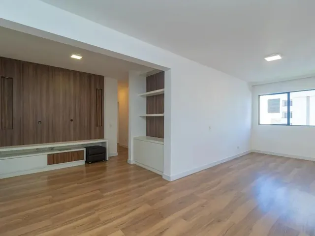 Apartamento 4 quartos e 4 banheiros, para alugar, no bairro Bigorrilho em Curitiba