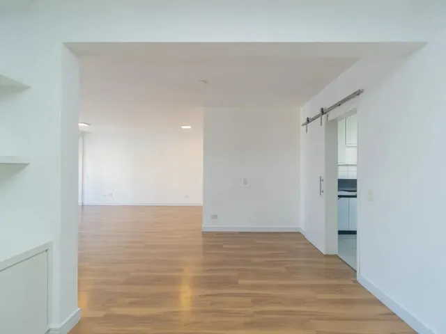 Apartamento 4 quartos e 4 banheiros, para alugar, no bairro Bigorrilho em Curitiba