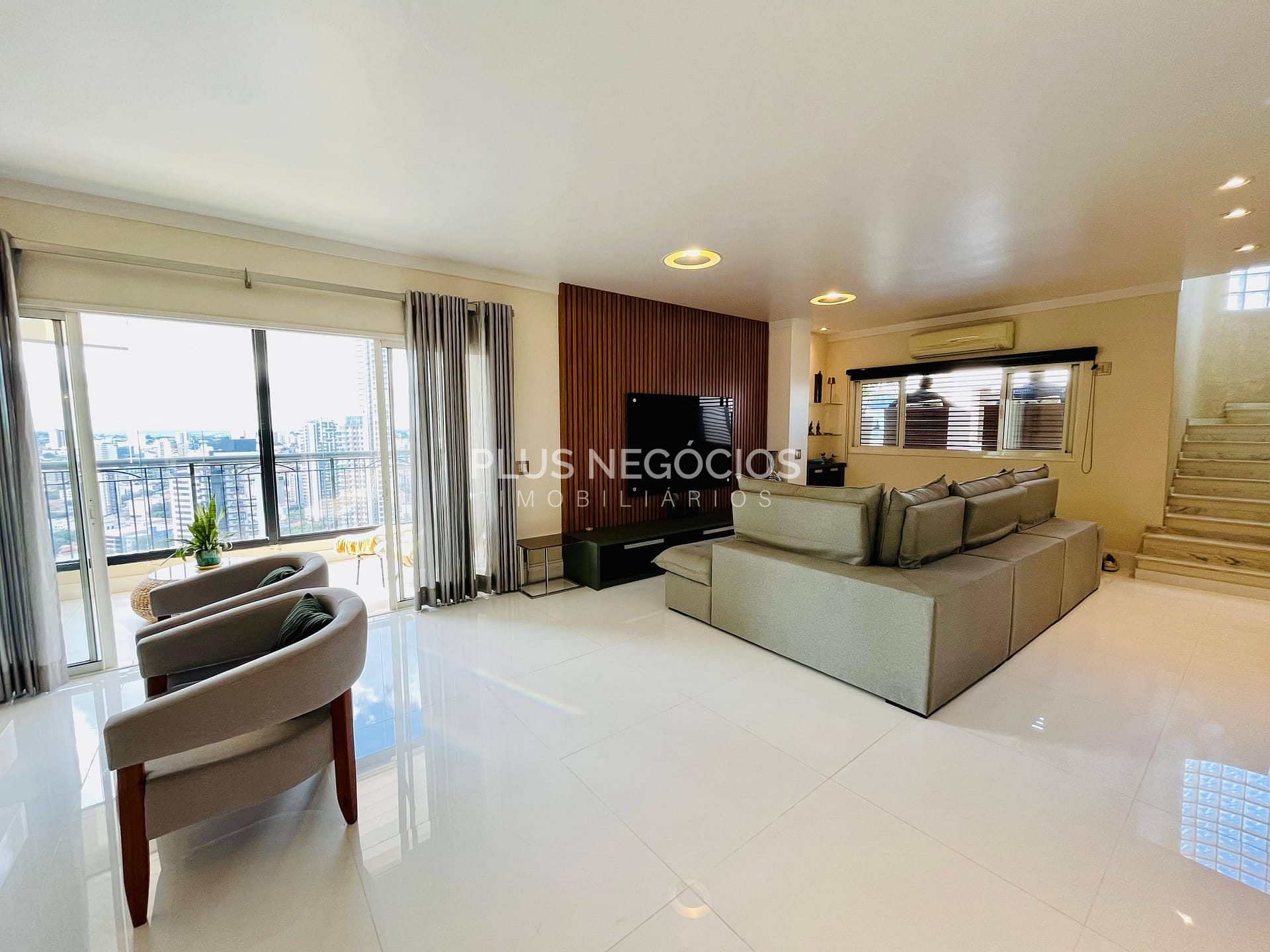 Apartamento à venda com 4 quartos, 341m² - Foto 2