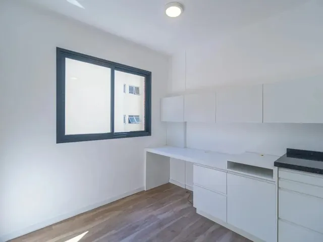 Apartamento 1 quarto e 1 banheiro, para alugar, no bairro Mercês em Curitiba