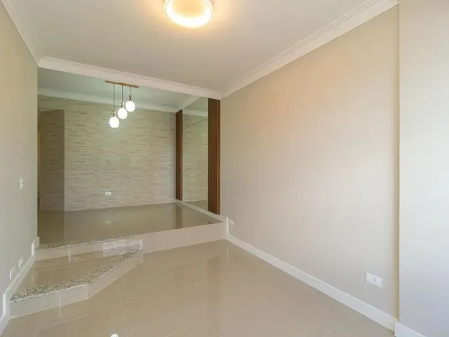 Apartamento 3 quartos e 2 banheiros, para alugar, no bairro Cristo Rei em Curitiba