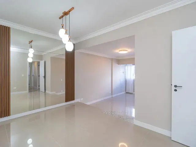 Apartamento 3 quartos e 2 banheiros, para alugar, no bairro Cristo Rei em Curitiba