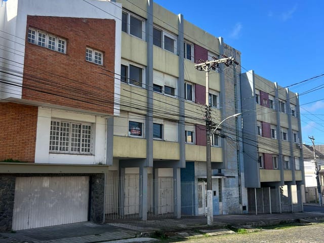 Apartamento 3 quartos e 2 banheiros, à venda, no bairro Centro em Pelotas