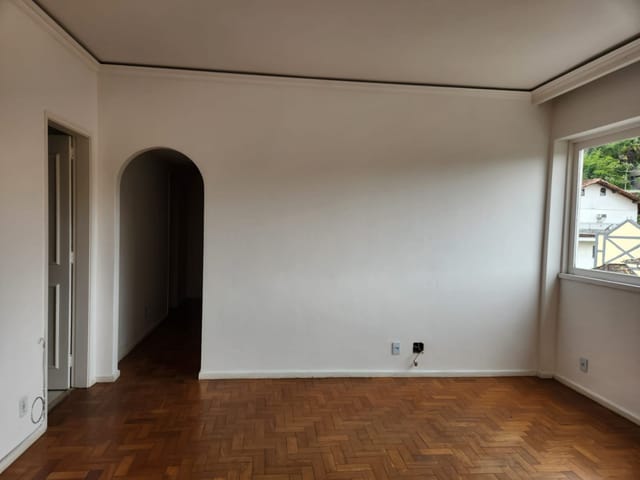 Apartamento 3 quartos e 2 banheiros, à venda, no bairro Valparaíso em Petrópolis