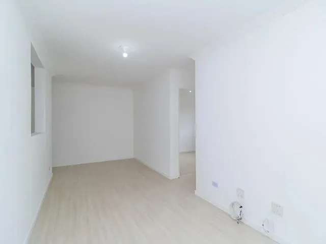 Apartamento 2 quartos e 1 banheiro, para alugar, no bairro Campo Comprido em Curitiba