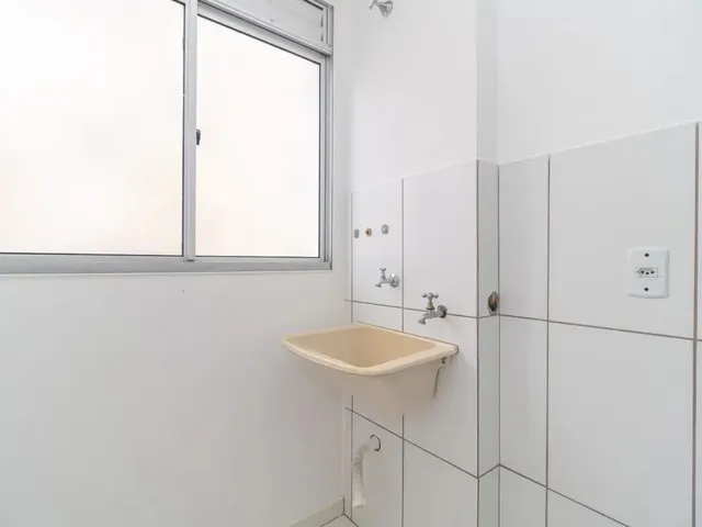 Apartamento 2 quartos e 1 banheiro, para alugar, no bairro Campo Comprido em Curitiba