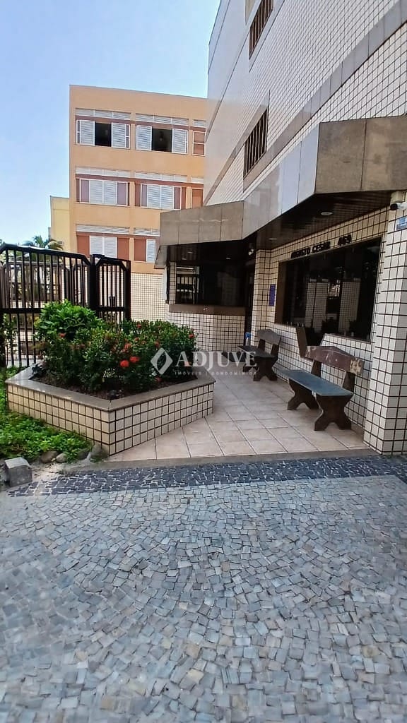 Apartamento à venda com 3 quartos, 74m² - Foto 1