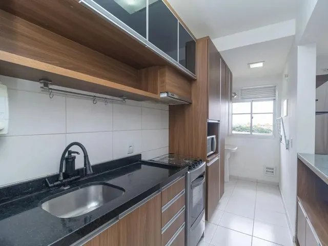 Apartamento 2 quartos e 2 banheiros, para alugar, no bairro Campo Comprido em Curitiba