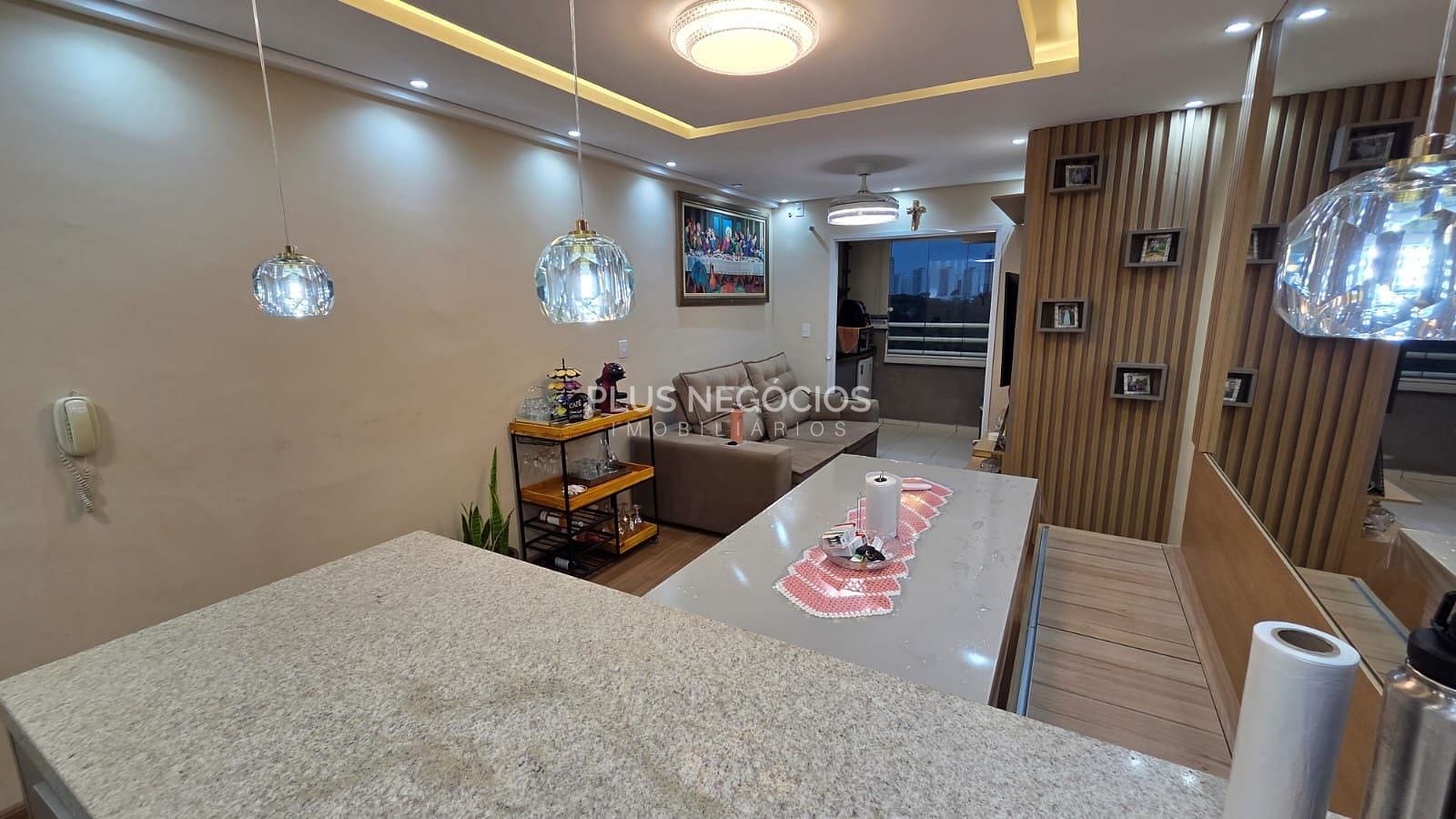 Apartamento à venda com 3 quartos, 70m² - Foto 2