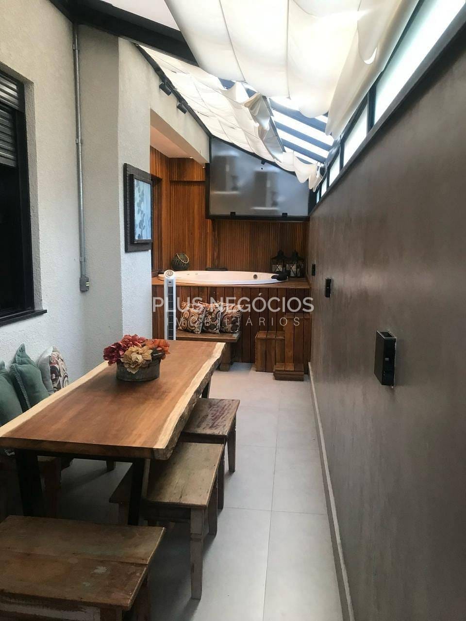 Apartamento à venda com 3 quartos, 97m² - Foto 1