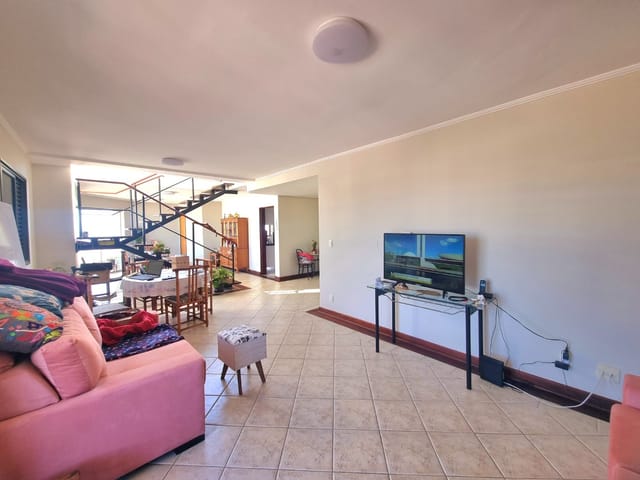 Apartamento com 359m² 3 quartos e 1 banheiro, à venda, no bairro Centro em Pindamonhangaba