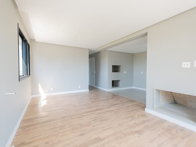 Apartamento com 99m² 3 quartos e 2 banheiros, à venda ou para alugar, no bairro São Gonçalo em Pelotas