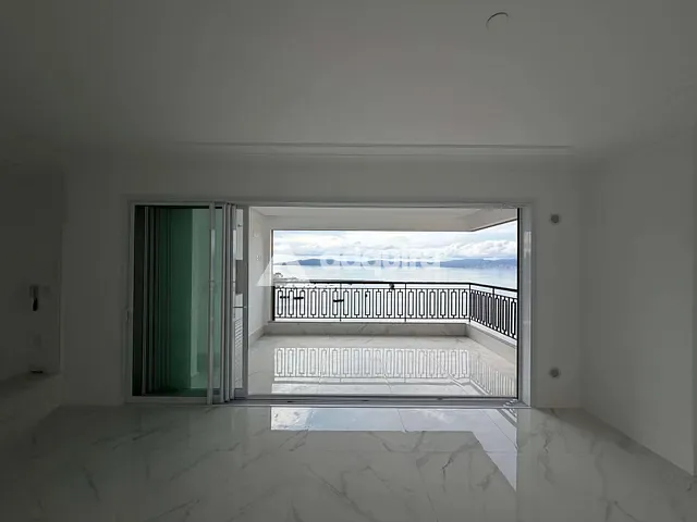 Apartamento com 224m² 3 quartos e 4 banheiros, à venda, no bairro CENTRO em Itapema