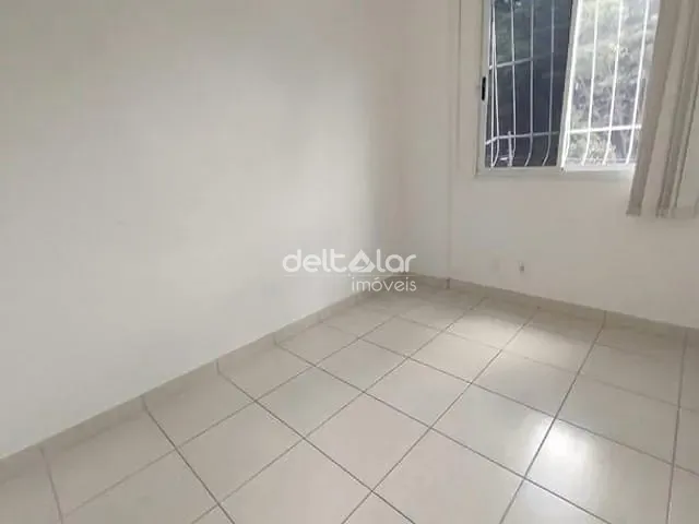 Apartamento 2 quartos e 1 banheiro, à venda, no bairro Cenáculo em Belo Horizonte