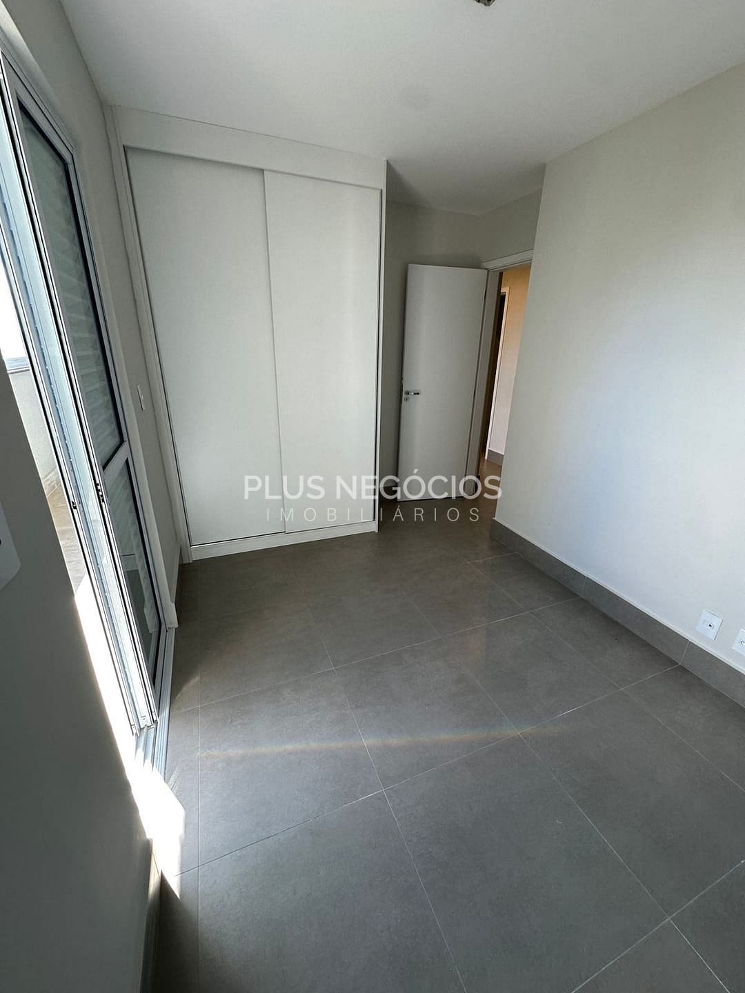 Apartamento à venda com 3 quartos, 88m² - Foto 3