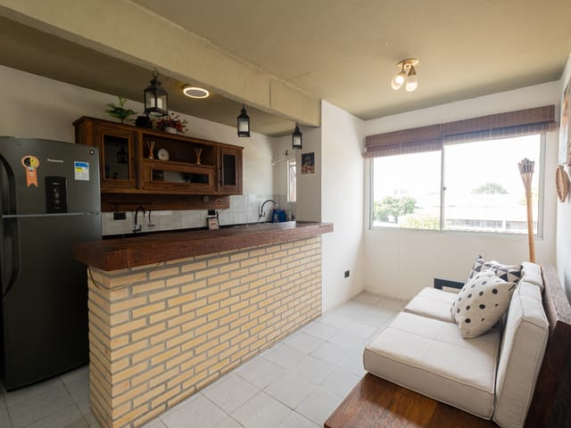 Apartamento com 51m² 2 quartos e 1 banheiro, para alugar, no bairro Centro em Pelotas