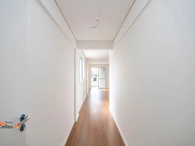 Apartamento 2 quartos e 2 banheiros, à venda, no bairro Guaíra em Curitiba